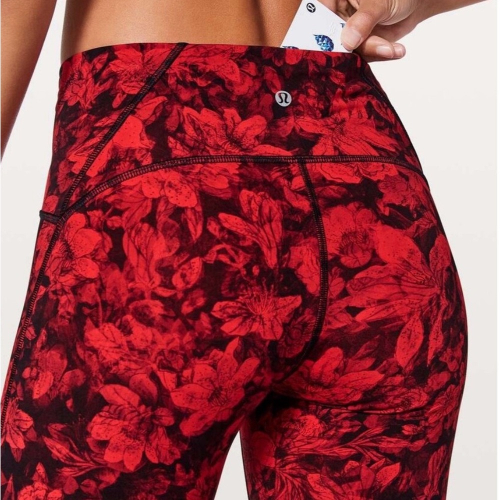 Eye-catching red&black floral, sleek mesh calf panels, 4-way stretch for support
